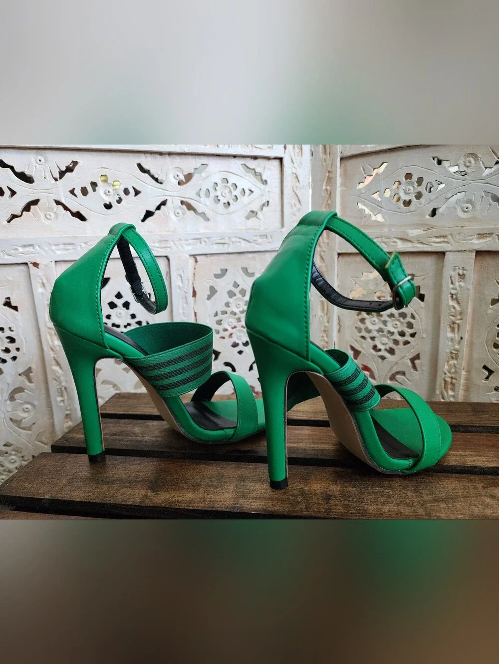 NWOT Green Ankle Strap Elastoc Band High Heels- Size 36 / 5.5-6